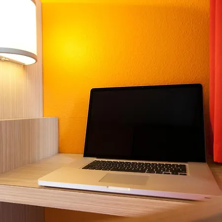 Hotel Fast - Courtaboeuf