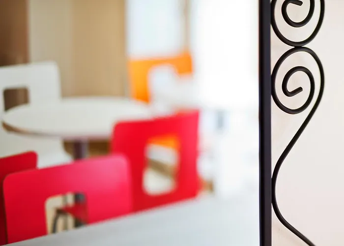 Fast - Courtaboeuf Hotel